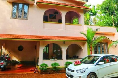 EQ8_P1015 - 40 cent land with house for sale in Thumbamon, Pandalam, Pathanamthitta